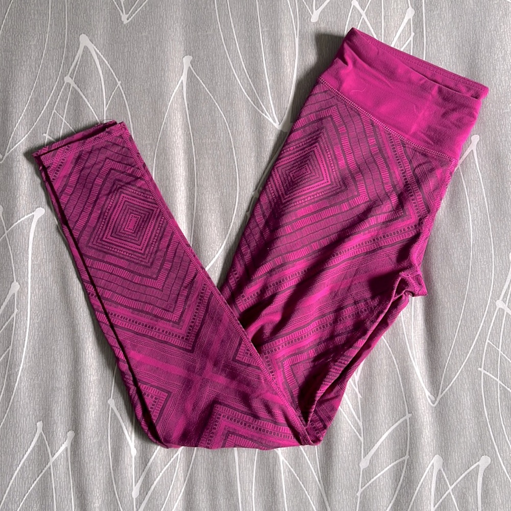 Cranberry Fabletics Leggings